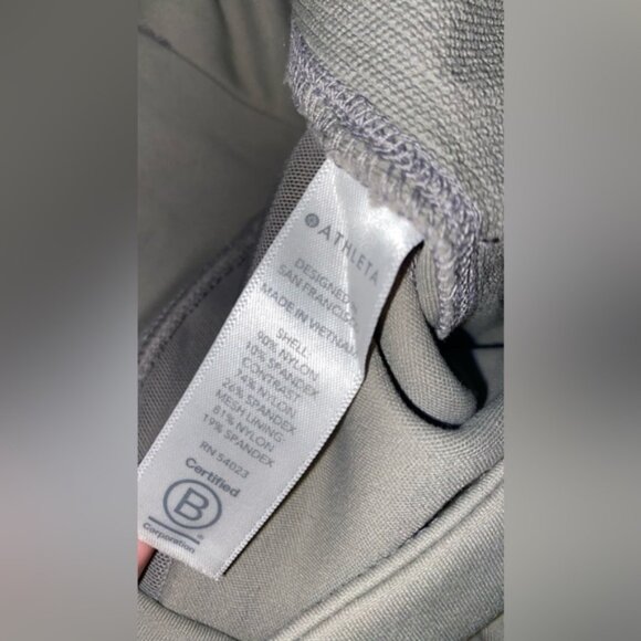 Athleta Headlands Hybrid Cargo 2P - Picture 4 of 5